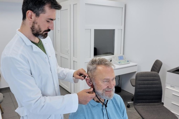 Comprehensive Hearing Test vs. Hearing Screening