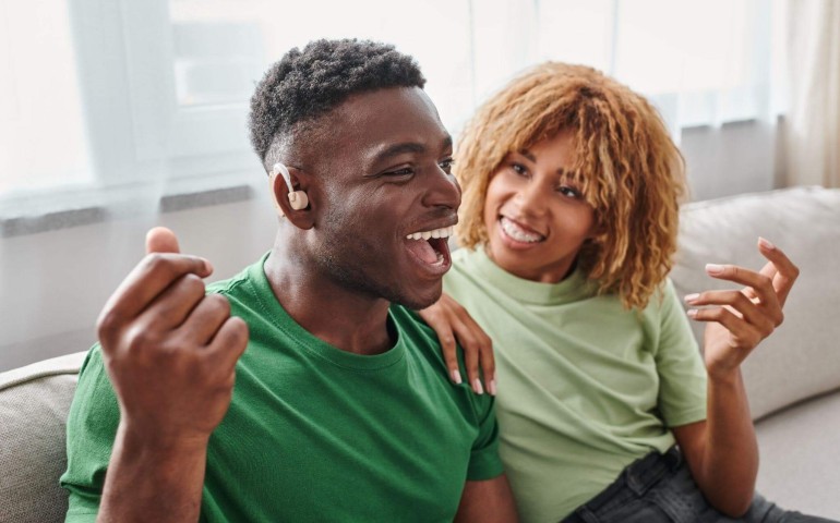 Difference Between Hearing Aids vs Amplifiers